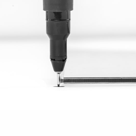 Triángulo acrílico de topacio Pacific Arc con borde entintado