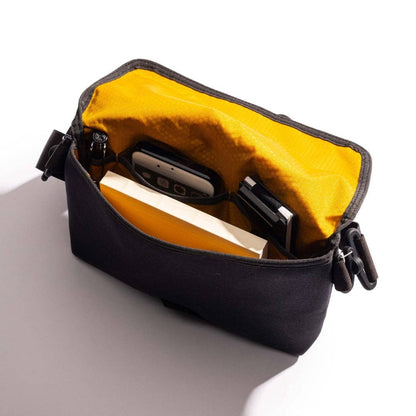 LOCHBY Field Sling Bag