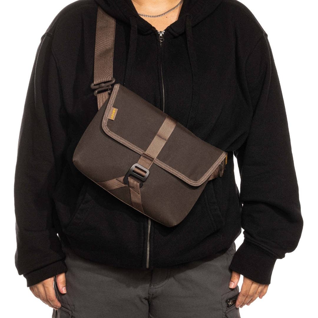 LOCHBY Field Sling Bag
