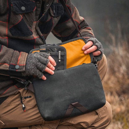 LOCHBY Field Sling Bag