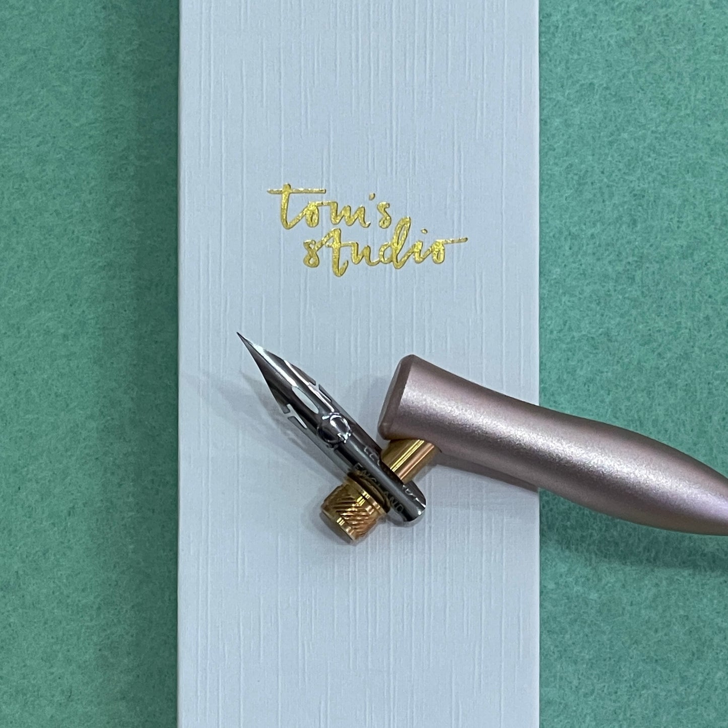 Tom's Studio Flourish Calligraphy Pen
