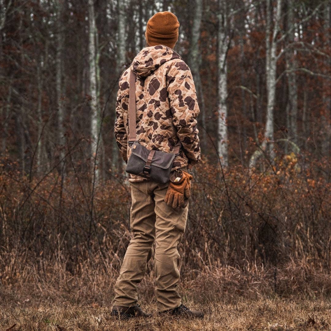 LOCHBY Field Sling Bag
