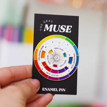 Pin esmaltado de rueda de color de The Grey Muse