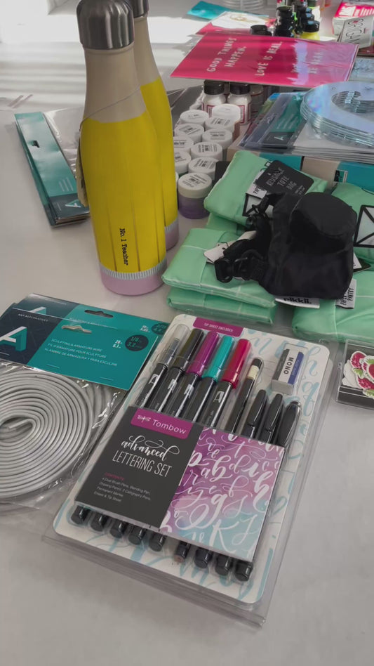Le coffret cadeau de fournitures artistiques personnalisées « Vingt-quatre jours de l'Avent »