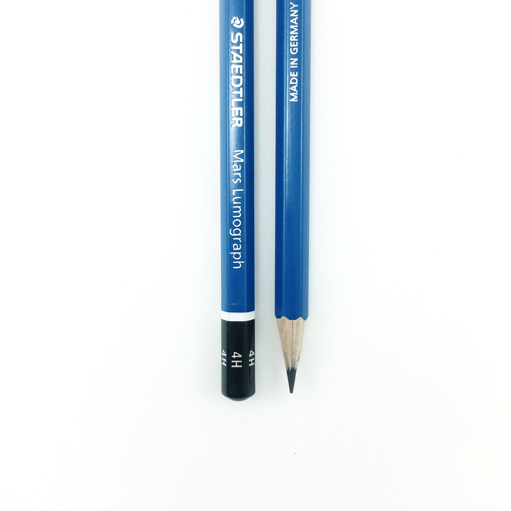 Staedtler 100 G12 Mars Lumograaf Potloden, Medium Grades 6B-4H, Tin van 12 Staedtler 100 G12 Mars Lumograaf Potloden, Medium Grades 6B-4H, Tin van 12